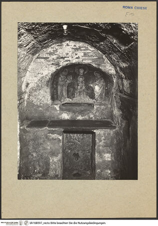 Vorderseite von ICCD [https://www.deutsche-digitale-bibliothek.de/content/lizenzen/rv-ez/] Sant'Urbano alla Caffarella - Altar mit Nische, bh168597_recto. Foto.