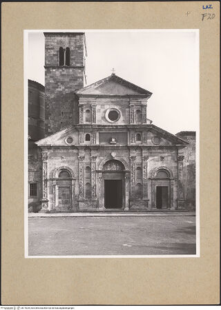 Vorderseite von Getty Research Institute [https://www.deutsche-digitale-bibliothek.de/content/lizenzen/rv-ez/] Santa CristinaCollegiata Santa CristinaWestfassade - Frontalansicht, bh175339_recto. Foto: Hutzel, Max.