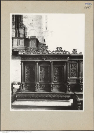 Vorderseite von Getty Research Institute [https://www.deutsche-digitale-bibliothek.de/content/lizenzen/rv-ez/] Chorgestühl - Östlicher Abschnitt, obere Sitzreihe, Detail, bh176950_recto. Foto: Hutzel, Max.