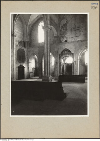 Vorderseite von Getty Research Institute? [https://www.deutsche-digitale-bibliothek.de/content/lizenzen/rv-ez/] San Fortunato - Blick vom 2. Joch des rechten (westlichen) Seitenschiffs nach Osten, bh176959_recto. Foto: Hutzel, Max.