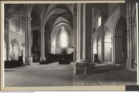 Vorderseite von Getty Research Institute? [https://www.deutsche-digitale-bibliothek.de/content/lizenzen/rv-ez/] San Fortunato - Blick aus dem 1. Joch des Mittelschiffs in Richtung Chor, nach Süden, bh176960_bh176961_recto. Foto: Hutzel, Max.