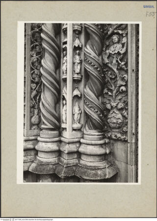 Vorderseite von Getty Research Institute? [https://www.deutsche-digitale-bibliothek.de/content/lizenzen/rv-ez/] HauptportalLinkes Gewände mit Aposteldarstellungen - Untere Zone, Teilansicht, bh177306_recto. Foto: Hutzel, Max.