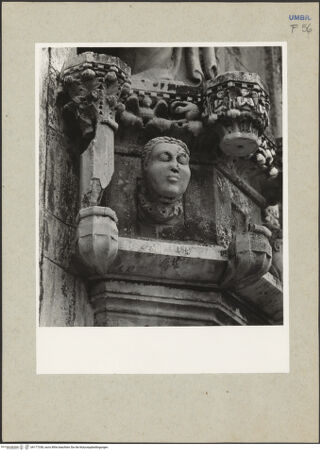 Vorderseite von Getty Research Institute? [https://www.deutsche-digitale-bibliothek.de/content/lizenzen/rv-ez/] HauptportalVerkündigungsmaria - Sockel, linke Seite, bh177338_recto. Foto: Hutzel, Max.