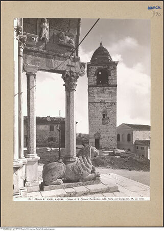 Vorderseite von Alinari [https://www.deutsche-digitale-bibliothek.de/content/lizenzen/rv-ez/] HauptportalPortalbaldachin - Rechte Seite, bh179102_recto. Foto.