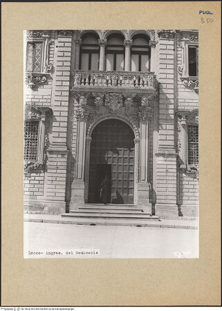 Vorderseite von Guido, Giovanni, Lecce [https://www.deutsche-digitale-bibliothek.de/content/lizenzen/rv-ez/] Palazzo del Seminario - Portal, bh179604_recto. Foto: Guido, Giovanni.