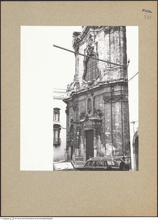 Vorderseite von Bibliotheca Hertziana [https://www.deutsche-digitale-bibliothek.de/content/lizenzen/rv-fz/] Santa Maria la Greca - Fassade, Schrägansicht, bh179634_recto. Foto: Lehmann-Brockhaus, Otto.