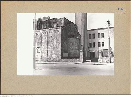 Vorderseite von Bibliotheca Hertziana [https://www.deutsche-digitale-bibliothek.de/content/lizenzen/rv-fz/] Chiesa del Carmine - Apsis und Ostbau von Südosten, bh179729_recto. Foto: Lehmann-Brockhaus, Otto.