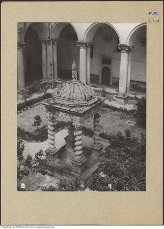 Vorderseite von Guido, Giovanni, Lecce [https://www.deutsche-digitale-bibliothek.de/content/lizenzen/rv-ez/] Brunnenhaus mit Kuppel - Ansicht von oben, bh179842_recto. Foto: Guido, Giovanni.