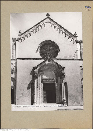 Vorderseite von Guido, Giovanni, Lecce [https://www.deutsche-digitale-bibliothek.de/content/lizenzen/rv-ez/] Santa Caterina d'AlessandriaWestfassade - Mittelrisalit, bh179914_recto. Foto.