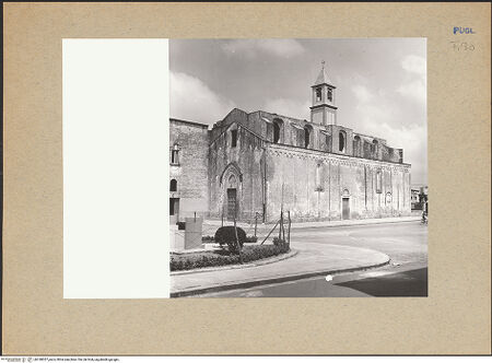 Vorderseite von Bibliotheca Hertziana [https://www.deutsche-digitale-bibliothek.de/content/lizenzen/rv-fz/] Chiesa del Carmine - Ansicht von Südwesten, bh180057_recto. Foto: Lehmann-Brockhaus, Otto.