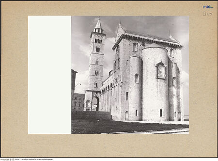 Vorderseite von Bibliotheca Hertziana [https://www.deutsche-digitale-bibliothek.de/content/lizenzen/rv-fz/] CattedraleApsiden - Gesamtansicht von Südosten, bh180511_recto. Foto: Lehmann-Brockhaus, Otto.