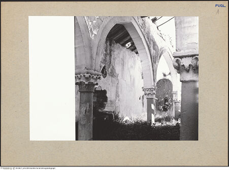 Vorderseite von Bibliotheca Hertziana [https://www.deutsche-digitale-bibliothek.de/content/lizenzen/rv-fz/] Santa Maria d'Aurio - Seitenansicht von Südwesten (vor der Restaurierung), bh180671_recto. Foto: Lehmann-Brockhaus, Otto.