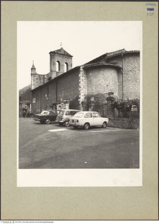 Vorderseite von Getty Research Institute [https://www.deutsche-digitale-bibliothek.de/content/lizenzen/rv-ez/] Santa Maria Assunta - Rechte Seitenfront und Nebenapsis, von Norden, bh181087_recto. Foto: Hutzel, Max.