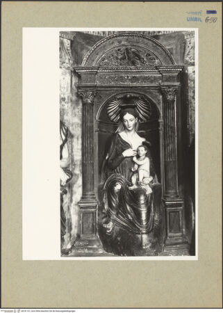 Vorderseite von Getty Research Institute [https://www.deutsche-digitale-bibliothek.de/content/lizenzen/rv-ez/] Altar der linken ApsisMaria lactans - Gesamtansicht, frontal, bh181101_recto. Foto: Hutzel, Max.