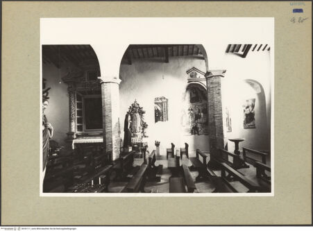 Vorderseite von Getty Research Institute [https://www.deutsche-digitale-bibliothek.de/content/lizenzen/rv-ez/] Santa Maria Assunta - Inneres, Blick vom Mittelschiff ins nordöstliche Seitenschiff, bh181111_recto. Foto: Hutzel, Max.