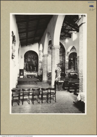 Vorderseite von Getty Research Institute [https://www.deutsche-digitale-bibliothek.de/content/lizenzen/rv-ez/] Santa Maria Assunta - Inneres, südwestliches Seitenschiff, nach Nordwesten, bh181112_recto. Foto: Hutzel, Max.