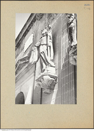 Vorderseite von Bibliotheca Hertziana [https://www.deutsche-digitale-bibliothek.de/content/lizenzen/rv-fz/] Heilige des Olivetanerordens - Heiliger aus dem Olivetanerorden (Erdgeschoss, Wandabschnitt links des Portals), bh181588_recto. Foto: Lehmann-Brockhaus, Otto.