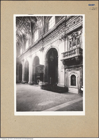 Vorderseite von Sopr. BAS NA [https://www.deutsche-digitale-bibliothek.de/content/lizenzen/rv-ez/] Santi Apostoli - Langhaus: Seitenansicht vom Presbyterium, bh182517_recto. Foto.