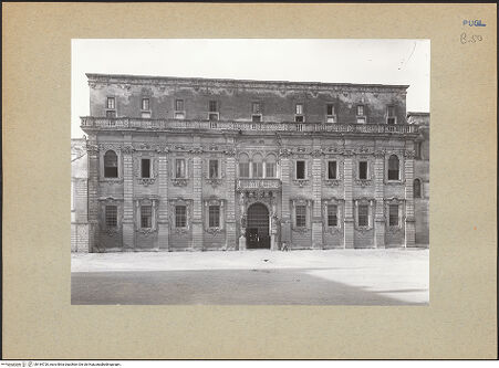 Vorderseite von ICCD [https://www.deutsche-digitale-bibliothek.de/content/lizenzen/rv-ez/] Palazzo del Seminario - Gesamtansicht, bh184720_recto. Foto.