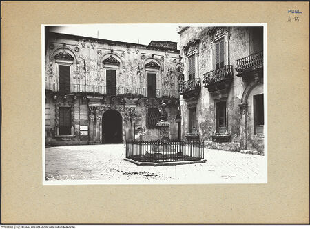 Vorderseite von ICCD [https://www.deutsche-digitale-bibliothek.de/content/lizenzen/rv-ez/] Piazzetta Ignazio Falconieri - Ansicht, bh184723_recto. Foto.