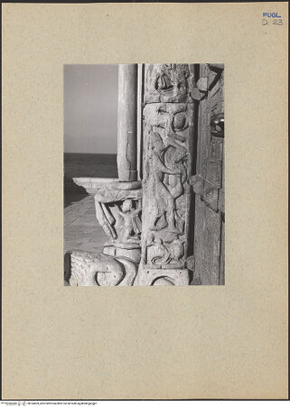 Vorderseite von ICCD [https://www.deutsche-digitale-bibliothek.de/content/lizenzen/rv-ez/] HauptportalTürpfosten: Szenen aus dem alten Testament und Propheten - Linker Türpfosten, das Isaakopfer, bh184909_recto. Foto.