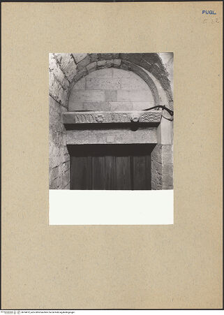 Vorderseite von ICCD [https://www.deutsche-digitale-bibliothek.de/content/lizenzen/rv-ez/] Fragment der Ikonostase der alten Kirche Santa Maria, die als Sturz wiederverwendet wurde - Gesamtansicht, bh184912_recto. Foto.