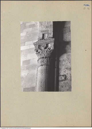 Vorderseite von ICCD [https://www.deutsche-digitale-bibliothek.de/content/lizenzen/rv-ez/] Kapitelle der Seitenschiffe - Kapitell, bh184934_recto. Foto.