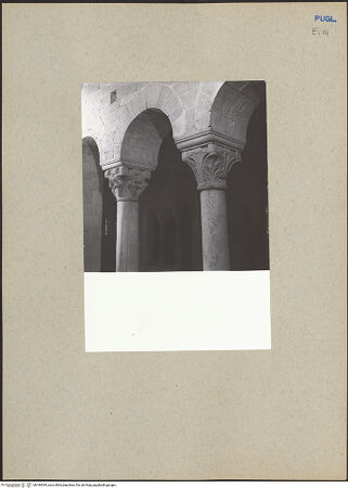 Vorderseite von ICCD [https://www.deutsche-digitale-bibliothek.de/content/lizenzen/rv-ez/] Kapitelle der Empore - Kapitelle der Nordarkade, bh184939_recto. Foto.