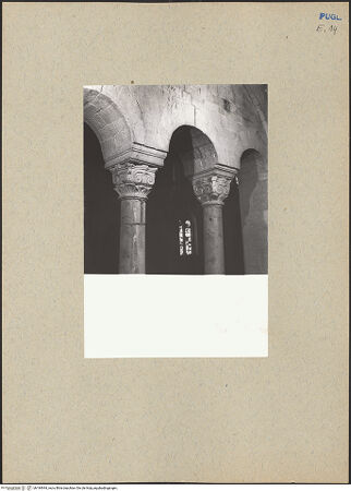 Vorderseite von ICCD [https://www.deutsche-digitale-bibliothek.de/content/lizenzen/rv-ez/] Kapitelle der Empore - Kapitelle der Südarkade, bh184944_recto. Foto.