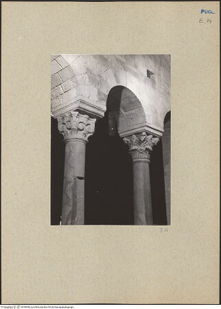 Vorderseite von ICCD [https://www.deutsche-digitale-bibliothek.de/content/lizenzen/rv-ez/] Kapitelle der Empore - Kapitelle der Südarkade, bh184948_recto. Foto.