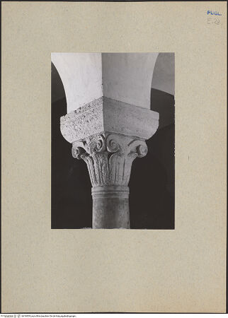 Vorderseite von ICCD [https://www.deutsche-digitale-bibliothek.de/content/lizenzen/rv-ez/] Kapitelle der Unterkirche Santa Maria della Scala - Kapitell des fünften Jochs links, bh184954_recto. Foto.