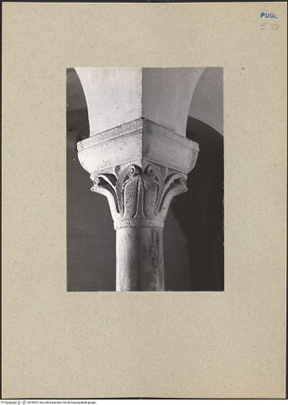 Vorderseite von ICCD [https://www.deutsche-digitale-bibliothek.de/content/lizenzen/rv-ez/] Kapitelle der Unterkirche Santa Maria della Scala - Kapitell des fünften Jochs rechts, bh184957_recto. Foto.