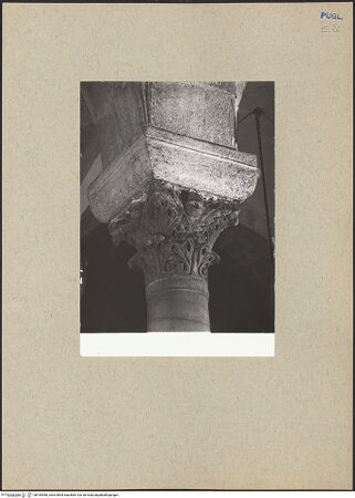 Vorderseite von ICCD [https://www.deutsche-digitale-bibliothek.de/content/lizenzen/rv-ez/] Kapitelle der Cripta di San Nicola - Kapitell, bh184960_recto. Foto.