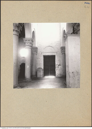 Vorderseite von Sopr. Gall. Bari [https://www.deutsche-digitale-bibliothek.de/content/lizenzen/rv-ez/] Abbazia di Santa Maria di Cerrate - Ansicht nach Westen, bh185221_recto. Foto.