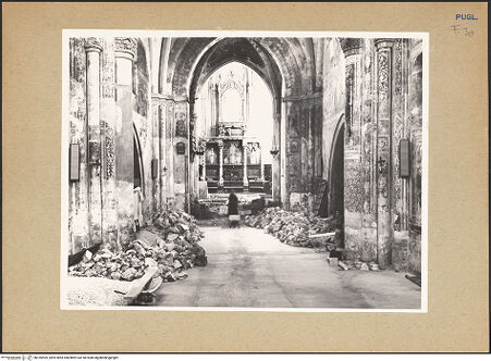 Vorderseite von Sopr. BAS BA [https://www.deutsche-digitale-bibliothek.de/content/lizenzen/rv-ez/] Santa Caterina d'AlessandriaMittelschiff - Ansicht von Westen (wahrend der Rekonstruktion des Fußbodens 1936-1938), bh185495_recto. Foto.