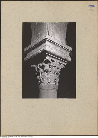 Vorderseite von ICCD [https://www.deutsche-digitale-bibliothek.de/content/lizenzen/rv-ez/] Kapitelle des Innenraums - Seitenansicht, bh185545_recto. Foto.