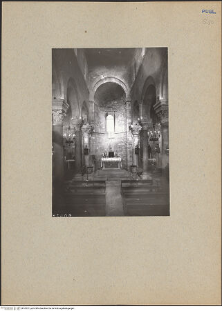 Vorderseite von ICCD [https://www.deutsche-digitale-bibliothek.de/content/lizenzen/rv-ez/] Chiesa di Ognissanti - Blick in Richtung Presbyterium (von westen), bh185551_recto. Foto.