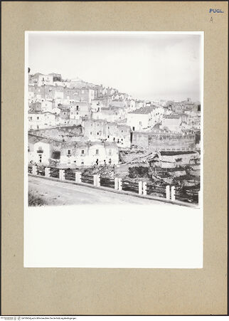 Vorderseite von Sopr. BAS BA [https://www.deutsche-digitale-bibliothek.de/content/lizenzen/rv-ez/] Umgebung der Piazza Marconi, bh185954_recto. Foto.