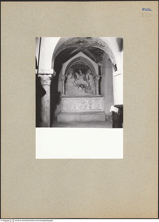 Vorderseite von ICCD [https://www.deutsche-digitale-bibliothek.de/content/lizenzen/rv-ez/] Grabmal der Familie Passasepe-Lambertini - Gesamtansicht, bh186162_recto. Foto.