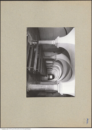 Vorderseite von ICCD [https://www.deutsche-digitale-bibliothek.de/content/lizenzen/rv-ez/] CattedraleUnterkircheSanta Maria della Scala - Blick in den Raum von Nordosten, bh186165_recto. Foto.