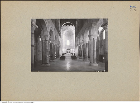 Vorderseite von ICCD [https://www.deutsche-digitale-bibliothek.de/content/lizenzen/rv-ez/] CattedraleMittelschiff und Arkaden - Ansicht von Westen (nach der Restaurierung), bh186170_recto. Foto.