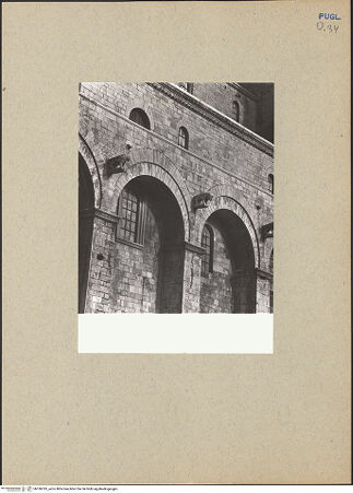 Vorderseite von ICCD [https://www.deutsche-digitale-bibliothek.de/content/lizenzen/rv-ez/] CattedraleSüdfassade - Detail, bh186185_recto. Foto.