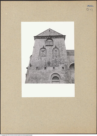 Vorderseite von ICCD [https://www.deutsche-digitale-bibliothek.de/content/lizenzen/rv-ez/] CattedraleNordfassadeNordquerhausarm - Teilansicht von Norden, bh186186_recto. Foto.