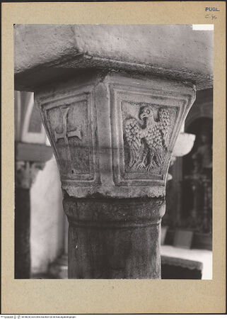 Vorderseite von ICCD [https://www.deutsche-digitale-bibliothek.de/content/lizenzen/rv-ez/] Kapitelle der KryptaKapitell C4 - Gesamtansicht, bh186228_recto. Foto.