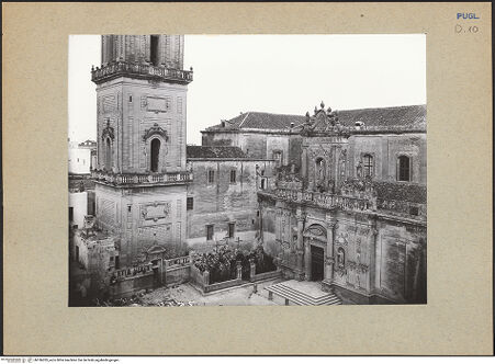 Vorderseite von Gabinetto Fotografico Nazionale [https://www.deutsche-digitale-bibliothek.de/content/lizenzen/rv-ez/] Duomo & AssuntaNordfassade - Campanile und Nordfassade (Ecke: Kalvarienberg) von Nordwesten, bh186283_recto. Foto.