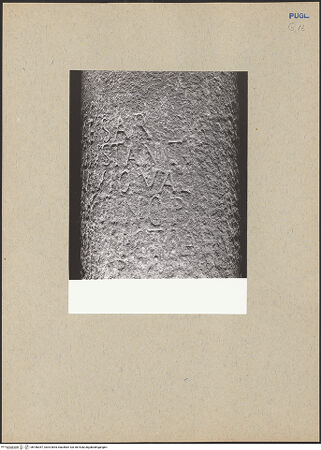 Vorderseite von ICCD [https://www.deutsche-digitale-bibliothek.de/content/lizenzen/rv-ez/] Römischer Meilenstein mit Inschrift zu Kaiser Constatin - Detail, bh186357_recto. Foto.