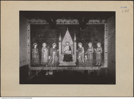 Vorderseite von ICCD [https://www.deutsche-digitale-bibliothek.de/content/lizenzen/rv-ez/] Christus thronend mit Heiligen, Karl von Kalabrien, König Robert 1, Sancia von Mallorca und Johanna 1. von Neapel - Gesamtansicht, bh188300_recto. Foto.