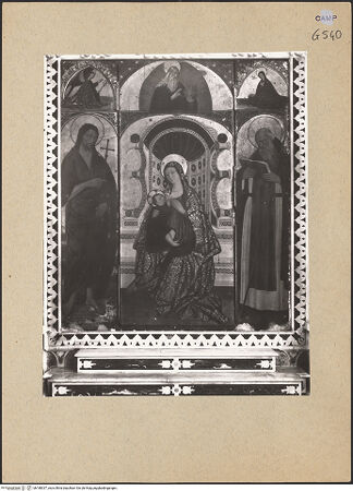 Vorderseite von ICCD [https://www.deutsche-digitale-bibliothek.de/content/lizenzen/rv-ez/] Madonna mit den Heiligen Johannes dem Täufer und Antonius - Gesamtansicht, bh188337_recto. Foto.