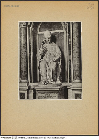 Vorderseite von unbekannt [https://www.deutsche-digitale-bibliothek.de/content/lizenzen/rv-fz/] Sitzstatue Gregors des Großen - Gesamtansicht, bh188487_recto. Foto.