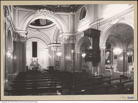 Vorderseite von Hutzel, Max [https://www.deutsche-digitale-bibliothek.de/content/lizenzen/rv-ez/] San Tammaro - Blick in Richtung Presbyterium, bh188553_bh188554_recto. Foto: Hutzel, Max.